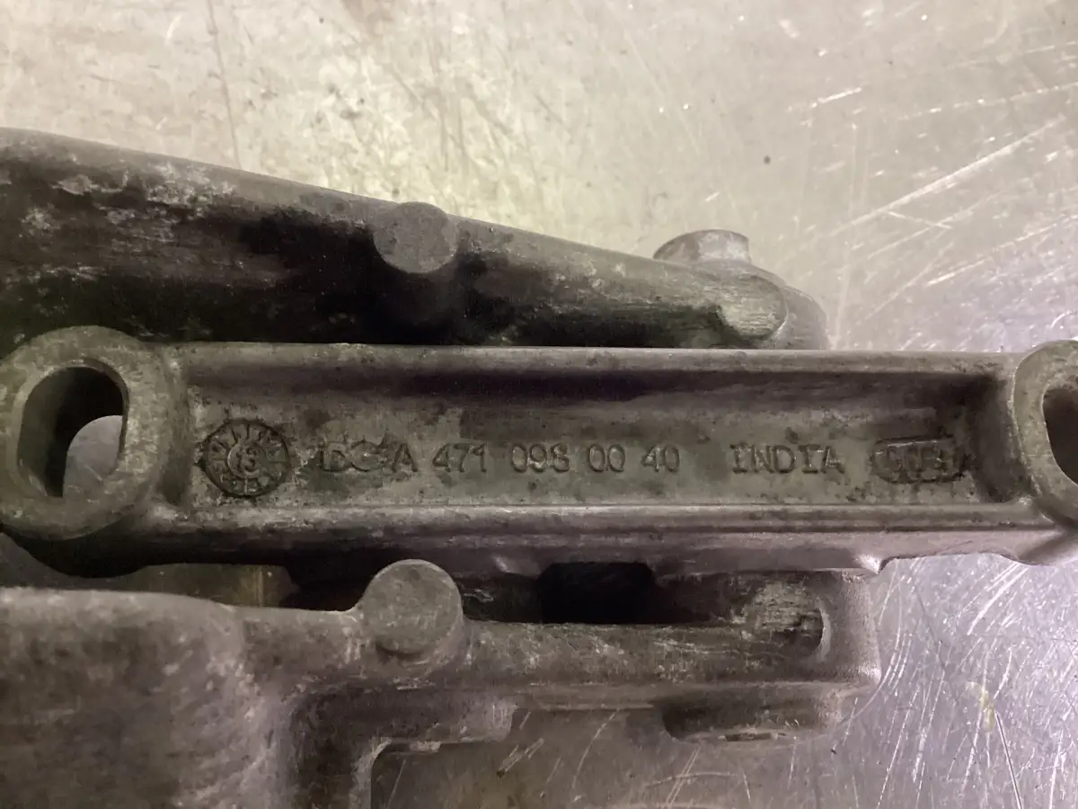 MERCEDES A471 098 00 40 USED - Picture 2