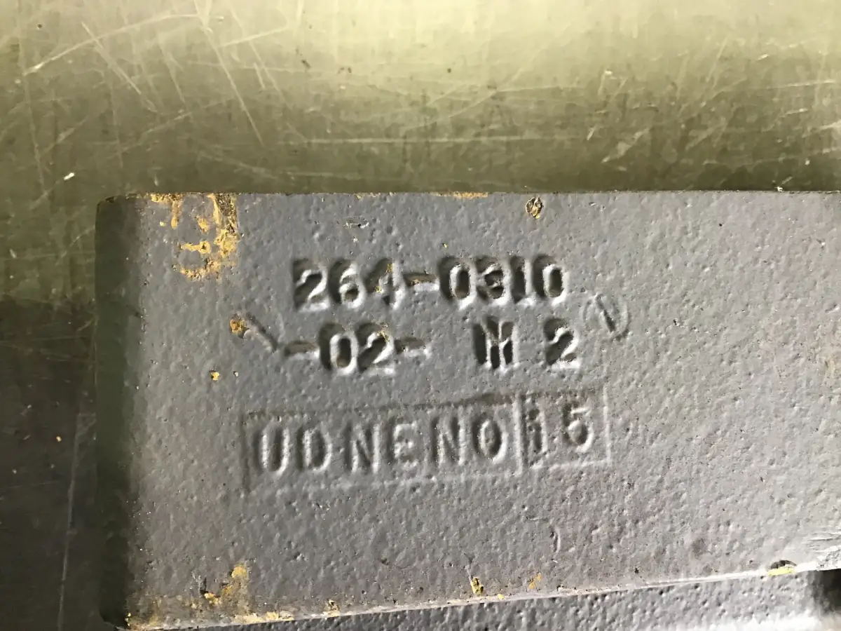 CATERPILLAR ÖL KÜHLERDECKEL 2640310 GEBRAUCHT – Bild 2