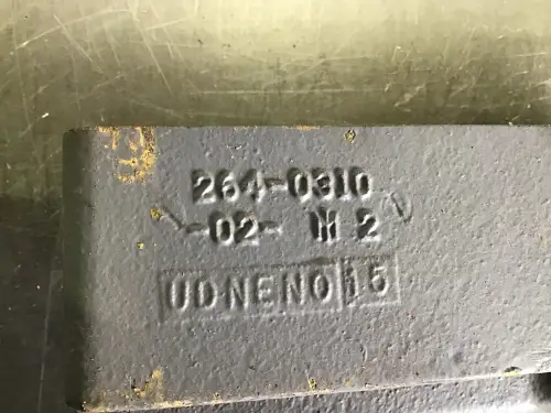 CATERPILLAR OIL COOLER COVER 2640310 USED - Thumb image 2