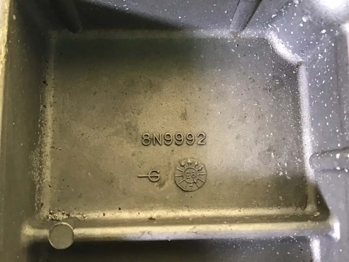 CATERPILLAR ENGINE BLOCK COVER 8N9993 USED - Picture 2