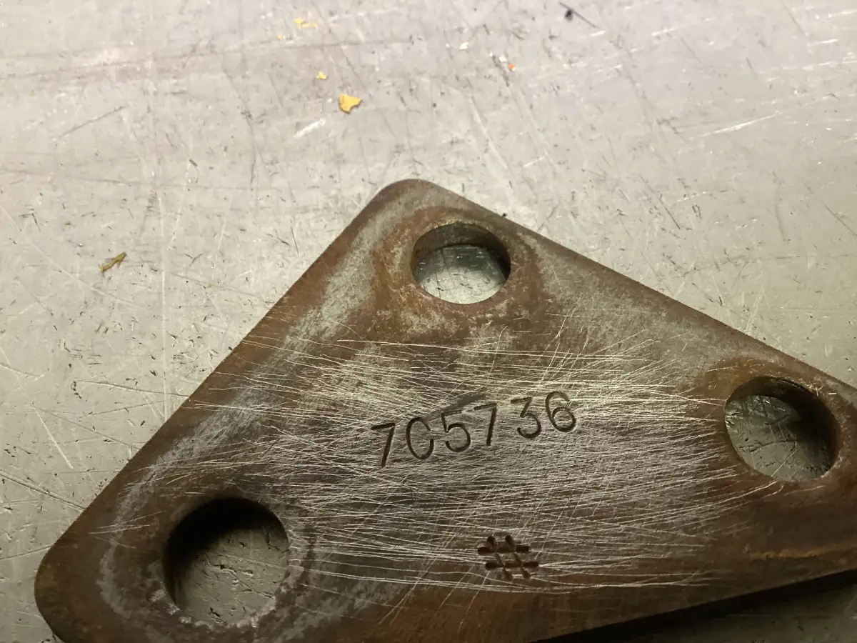 CATERPILLAR BASE PLATE 7C5736 USED - Picture 2
