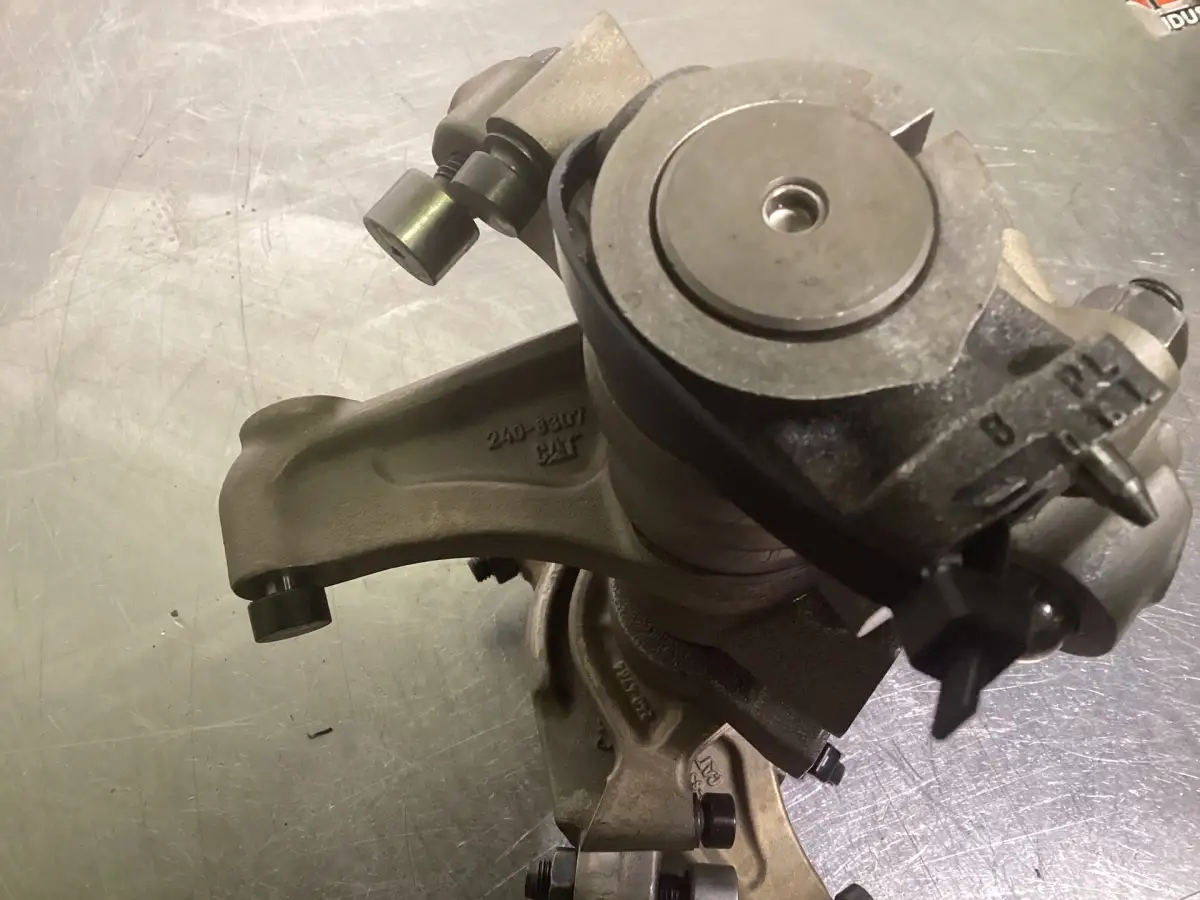 CATERPILLAR ROCKER SET COMPLETE 3964102 USED - Picture 3