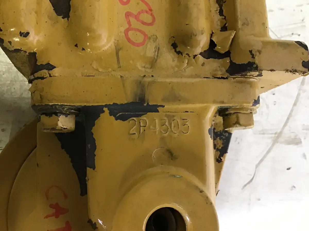 CASQUILLO DE FILTRO DE ACEITE CATERPILLAR 2P4303 USADO - Imagen 2