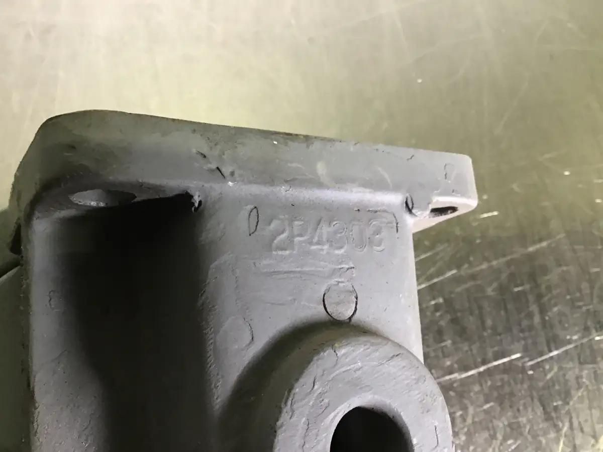 CATERPILLAR OLIEFILTERBEHUIZING 2P4303 GEBRUIKT - Afbeelding 2