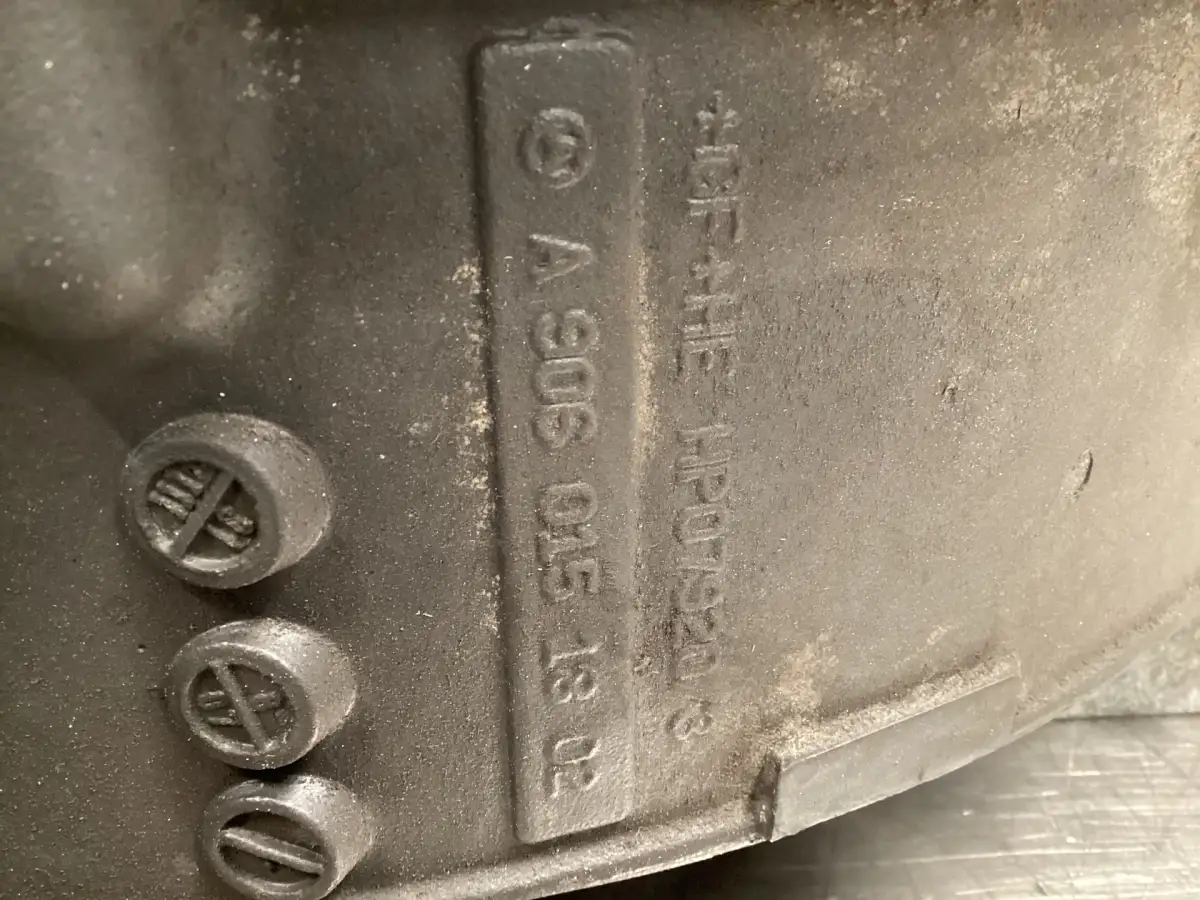MERCEDES A 906 015 18 02 USED - Picture 2