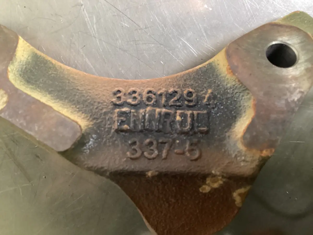 SOPORTE CATERPILLAR 3361294 USADO - Imagen 2
