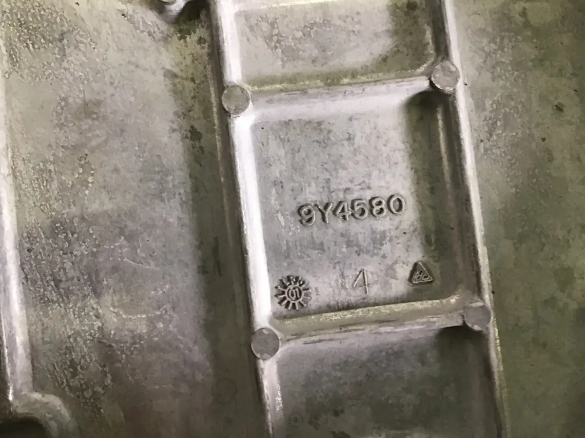 CATERPILLAR ROCKER COVER 9Y4580 USED - Picture 2
