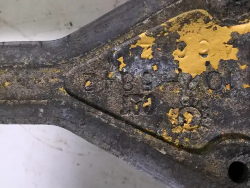 CATERPILLAR INTERMEDIATE VALVE COVER 1025842 USED - Thumb image 2