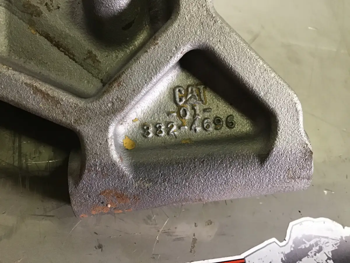 CATERPILLAR ALTERNATOR SUPPORT 3324696 USED - Picture 2