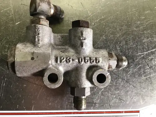 CATERPILLAR KRAFTSTOFFROHR 1230555 GEBRAUCHT – Vorschaubild 1