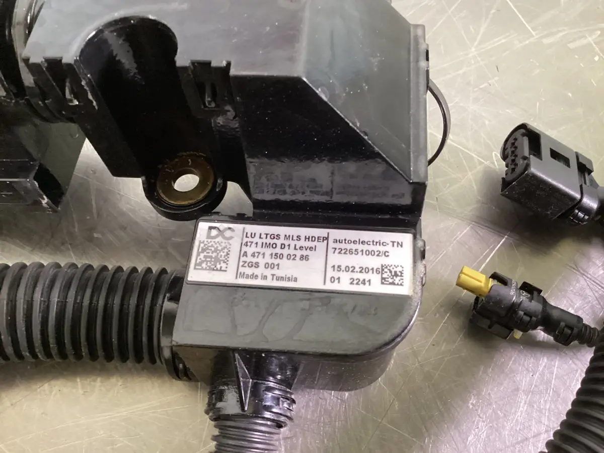 MERCEDES A 471 150 02 86 GEBRAUCHT – Bild 2