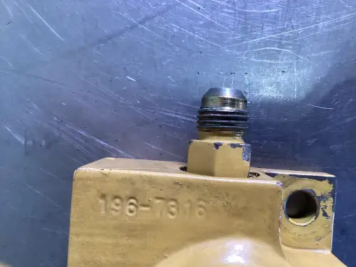 CATERPILLAR OIL FILLER TUBE 1967316 USED - Thumb image 2