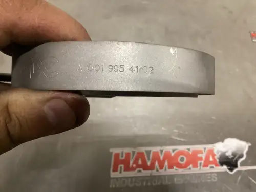 CLIP DE PERFIL MERCEDES A0019954102 USADO