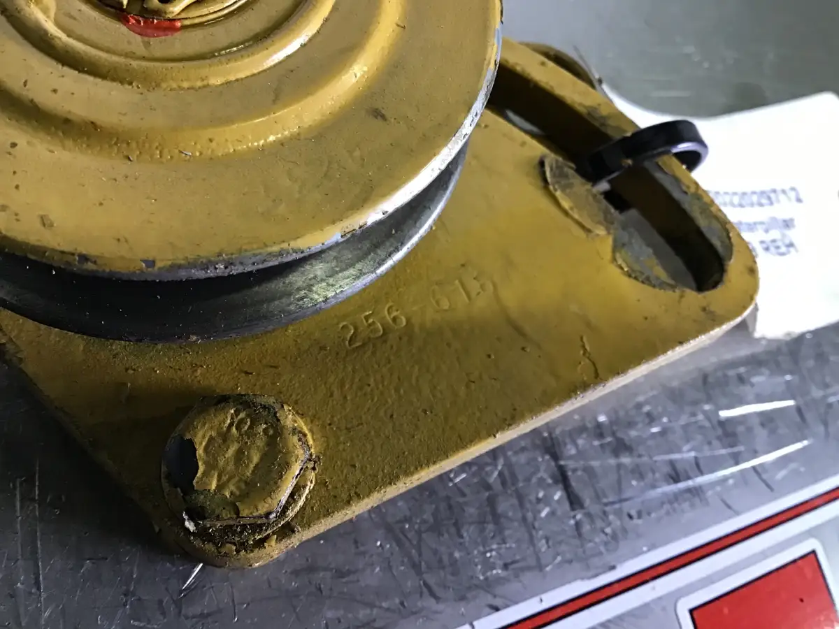 CATERPILLAR TENSION PULLEY 2566168 USED - Picture 2