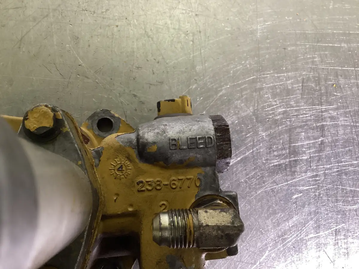 CATERPILLAR FUEL FILTER HOUSING 2386770 USED - Picture 2
