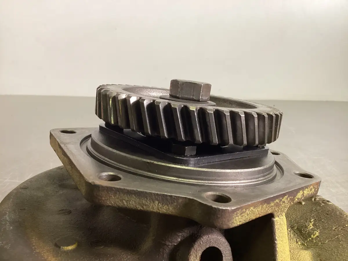 CAISSON DE POMPE À EAU CATERPILLAR 1371342 USAGÉ - Image 3