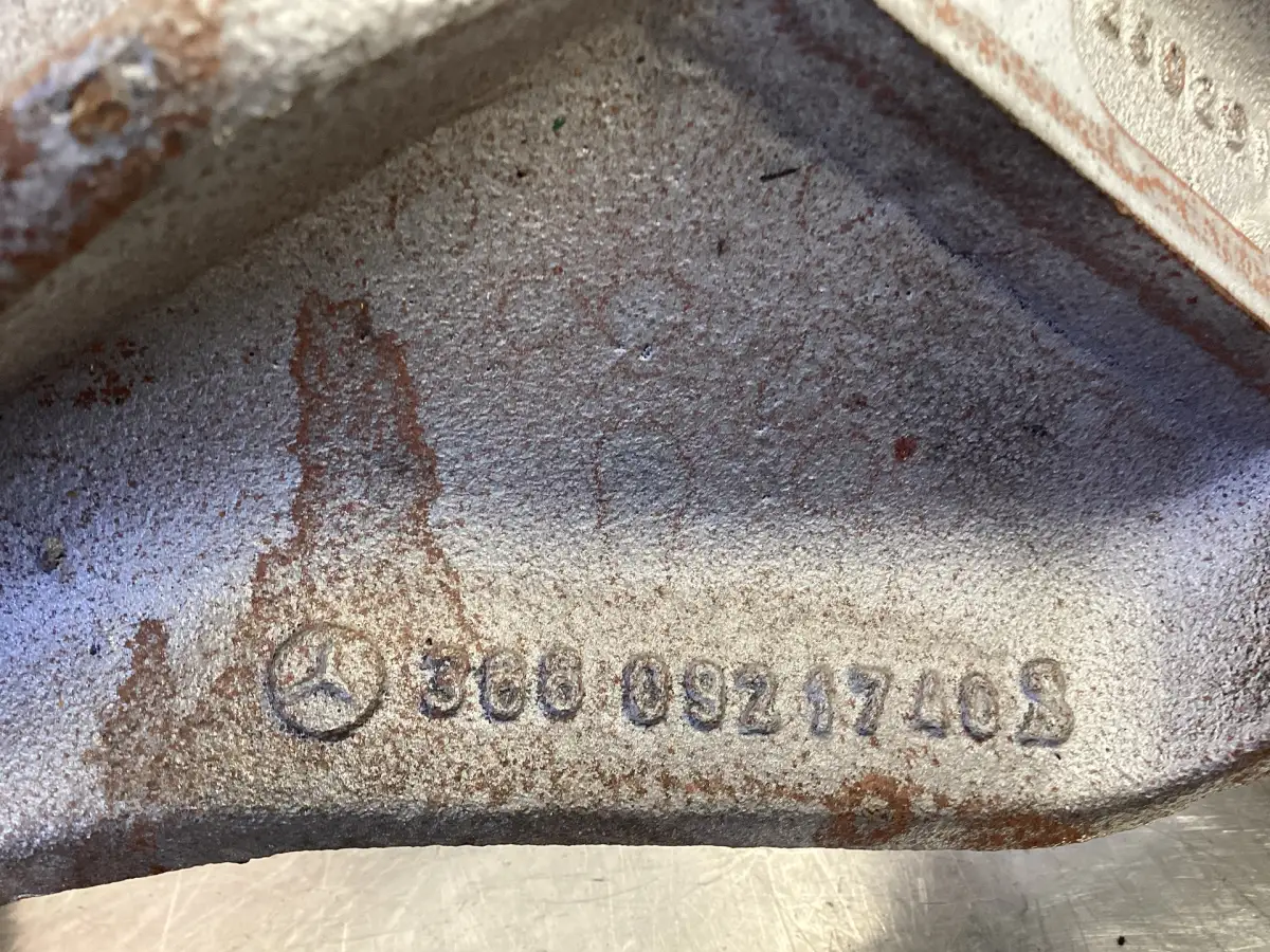 MERCEDES A 368 092 17 40 USED - Picture 2