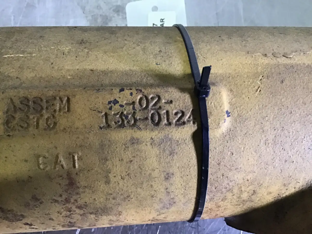 CATERPILLAR OIL COOLER 1330125 USED - Picture 2