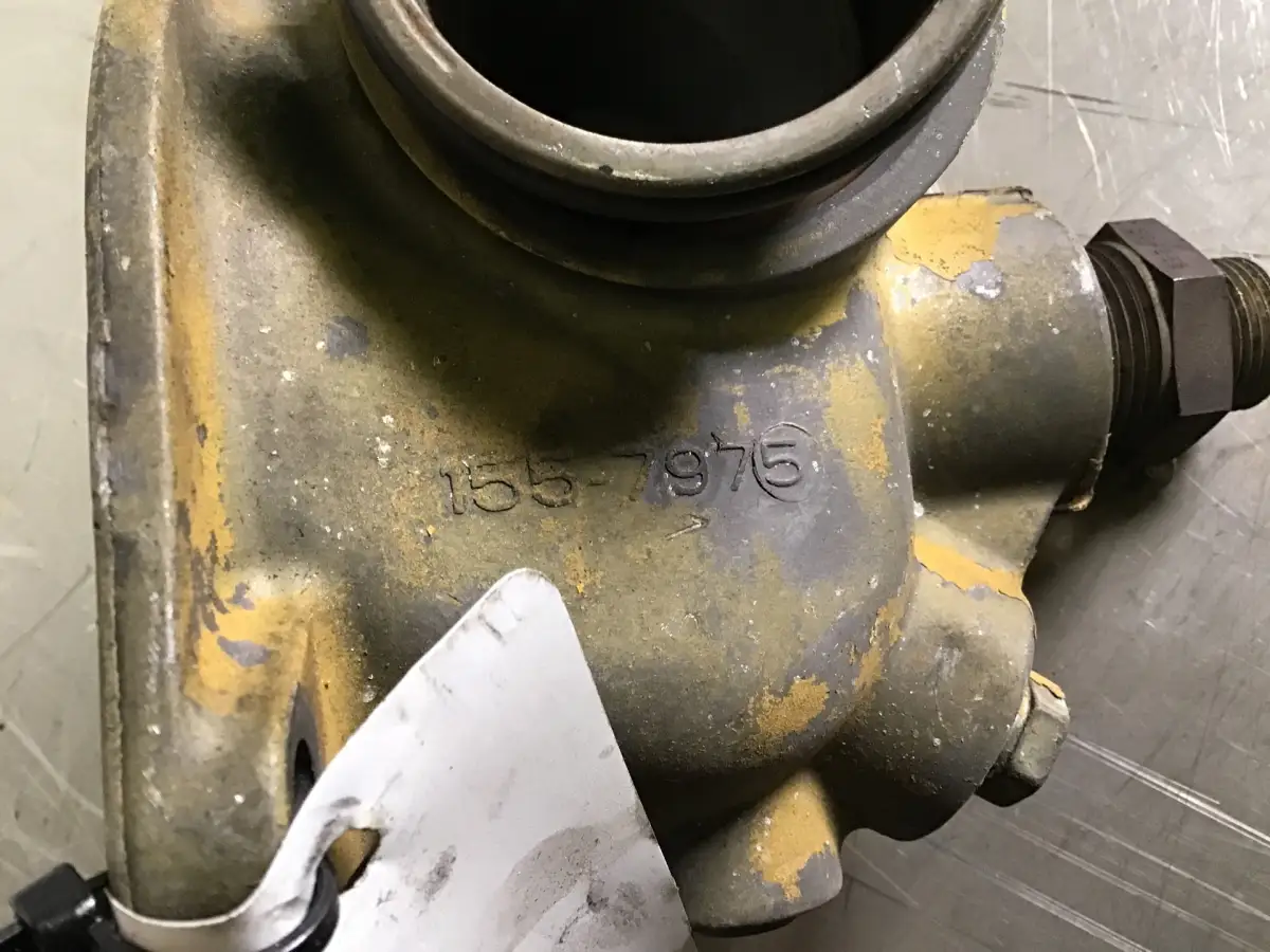 CATERPILLAR OIL COOLER COVER 1557975 USED - Picture 2