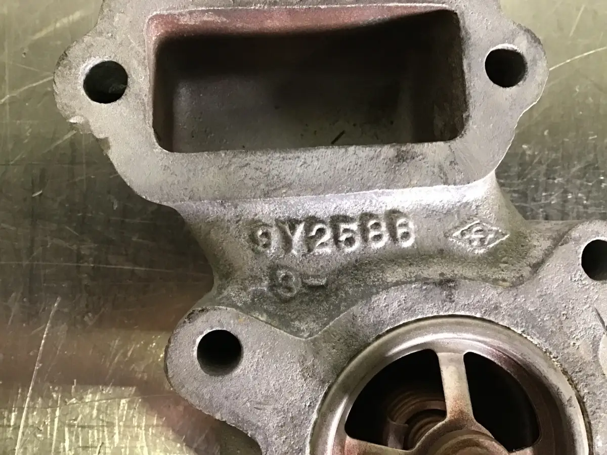 CATERPILLAR THERMOSTATDECKEL 9Y2586 GEBRAUCHT – Bild 2