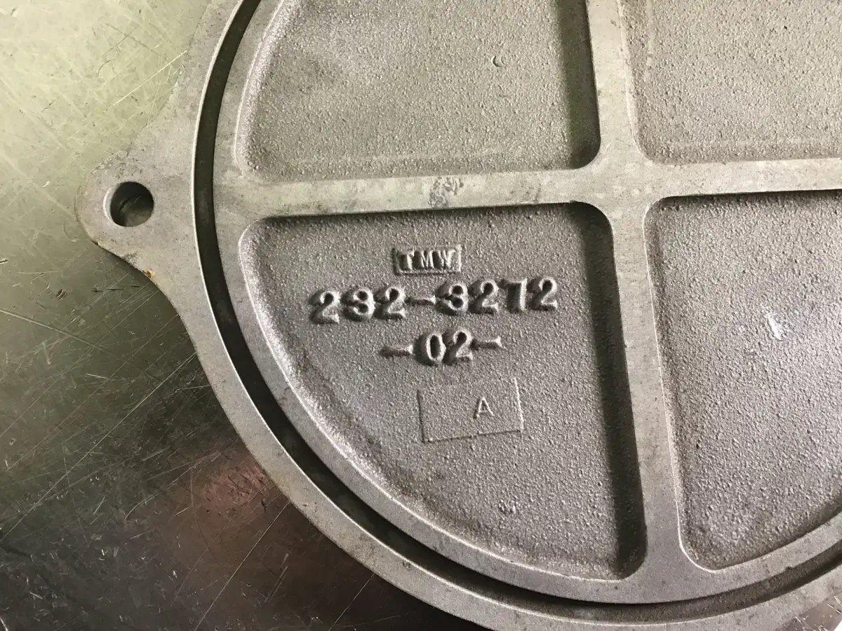 CATERPILLAR ENGINE COVER PLATE 2323272 USED - Picture 2