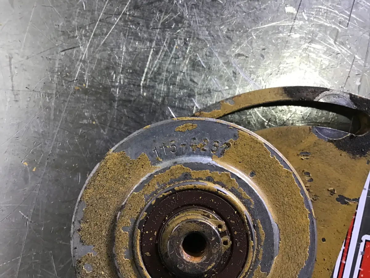 CATERPILLAR TENSION PULLEY 1154204 USED - Picture 2