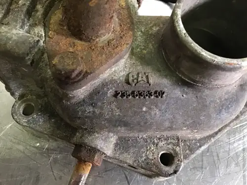 CATERPILLAR OIL COOLER COVER 2356363 USED - Thumb image 2