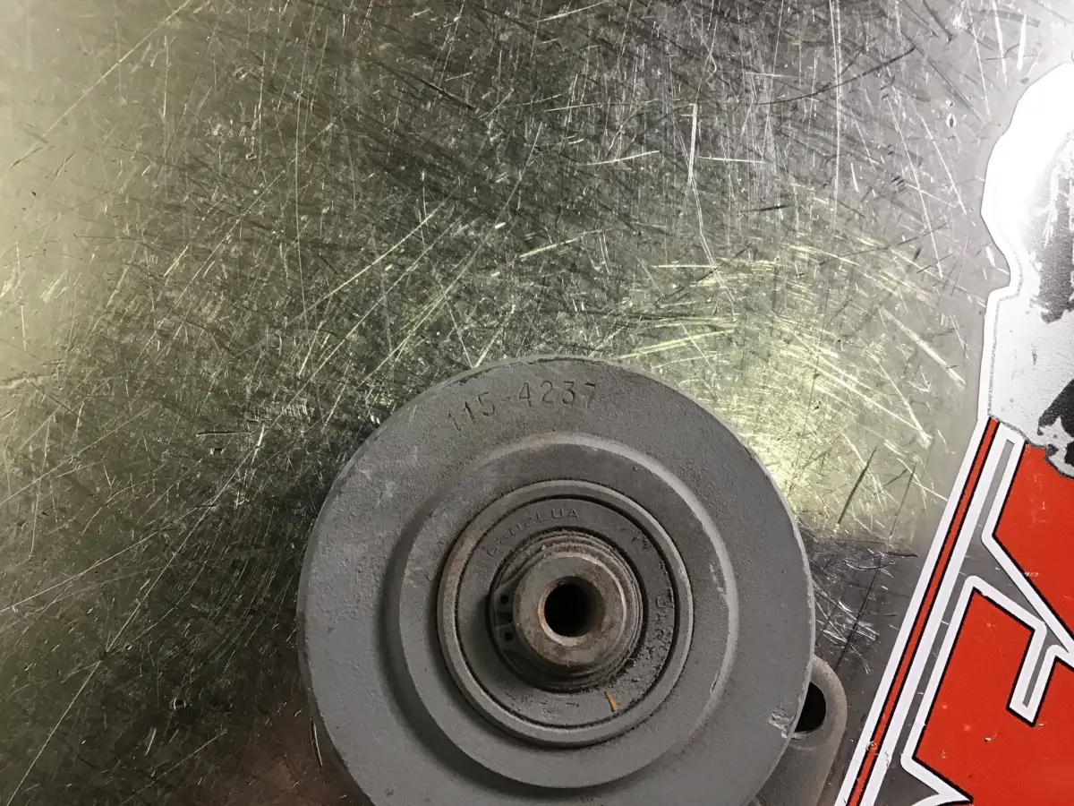 CATERPILLAR TENSION PULLEY 1154204 USED - Picture 2
