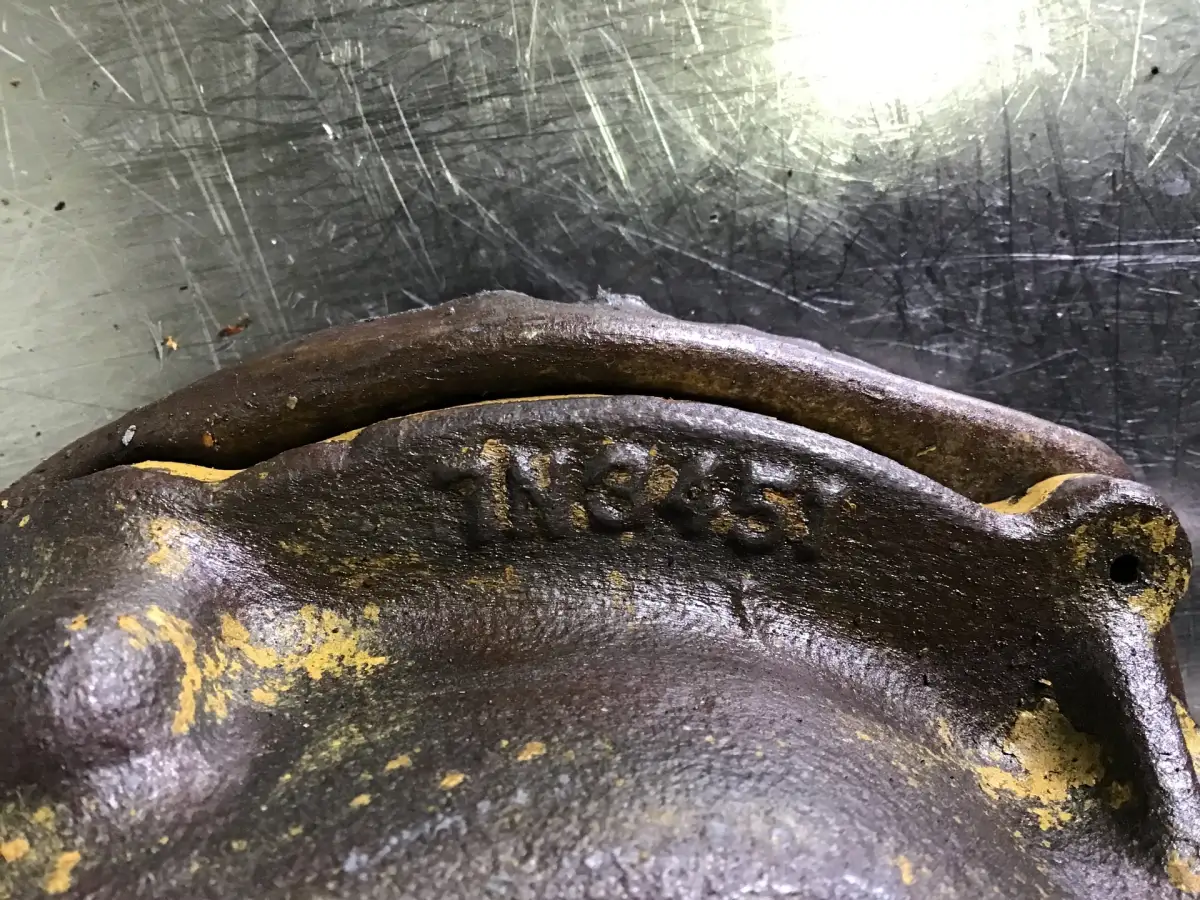 CATERPILLAR OIL FILTER HOUSING 7N3451 USED - Picture 2
