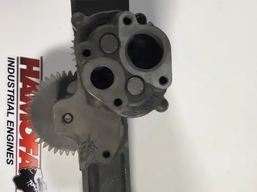CATERPILLAR OIL PUMP WITH INTERMEDIATE GEAR 4964800 USED