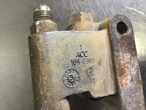 CATERPILLAR FUEL INJECTOR 1680300 USED - Thumb image 2