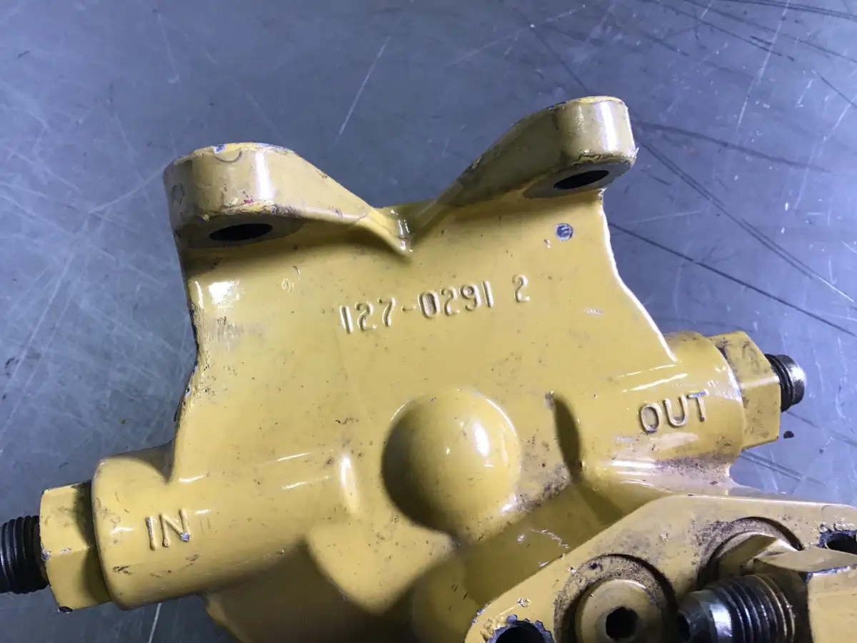CATERPILLAR FUEL FILTER HOUSING 1270291 USED - Picture 2