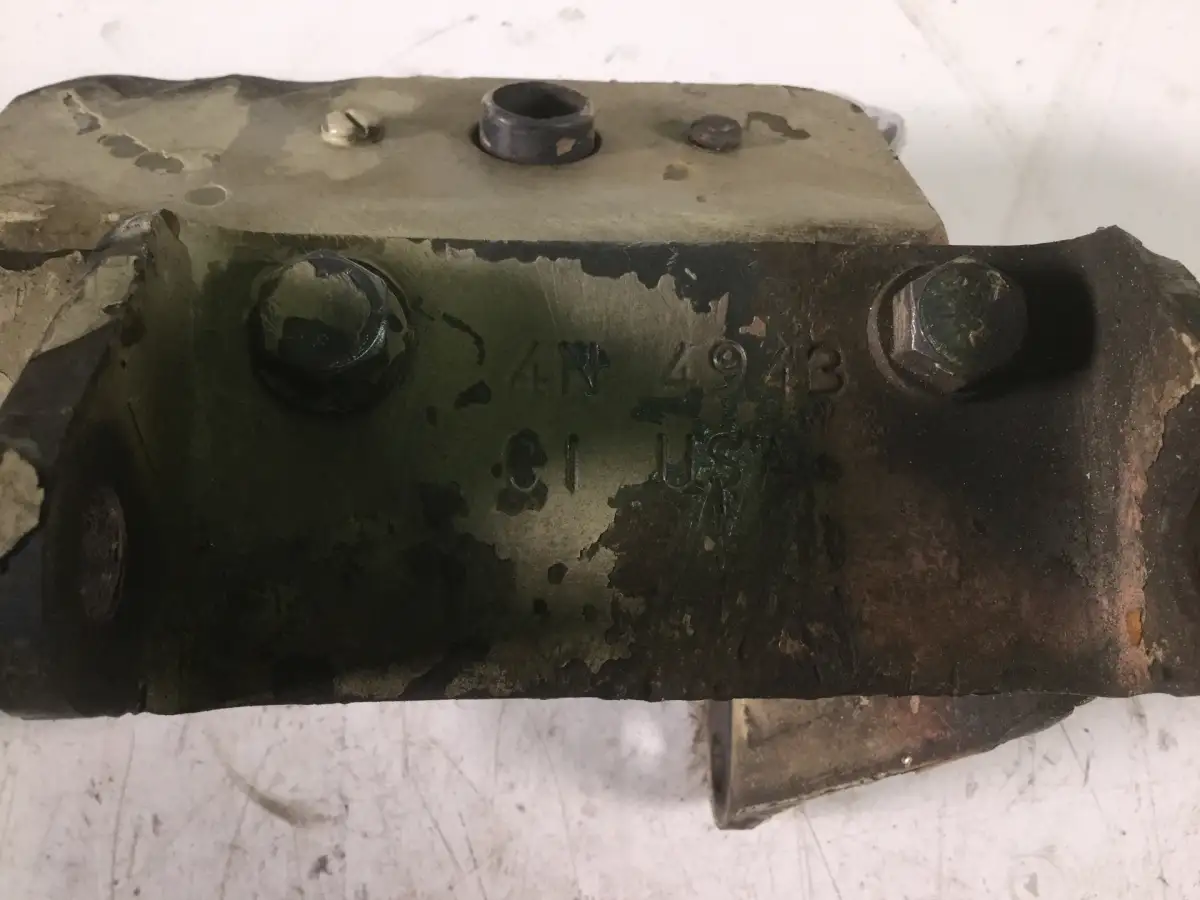 CATERPILLAR ALTERNATOR SUPPORT 4N4943 USED - Picture 2