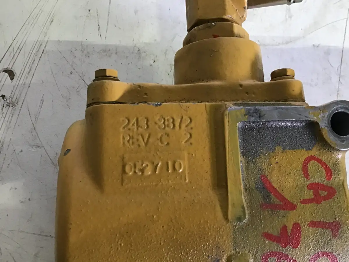 COMPRESOR DE TANQUE DE BUFFER CATERPILLAR 2433872 USADO - Imagen 2