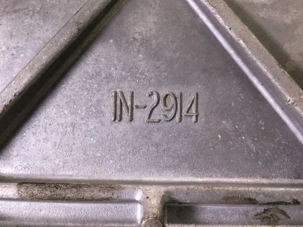 CATERPILLAR PLACA DE CUBIERTA 1N2914 USADA - Imagen 2