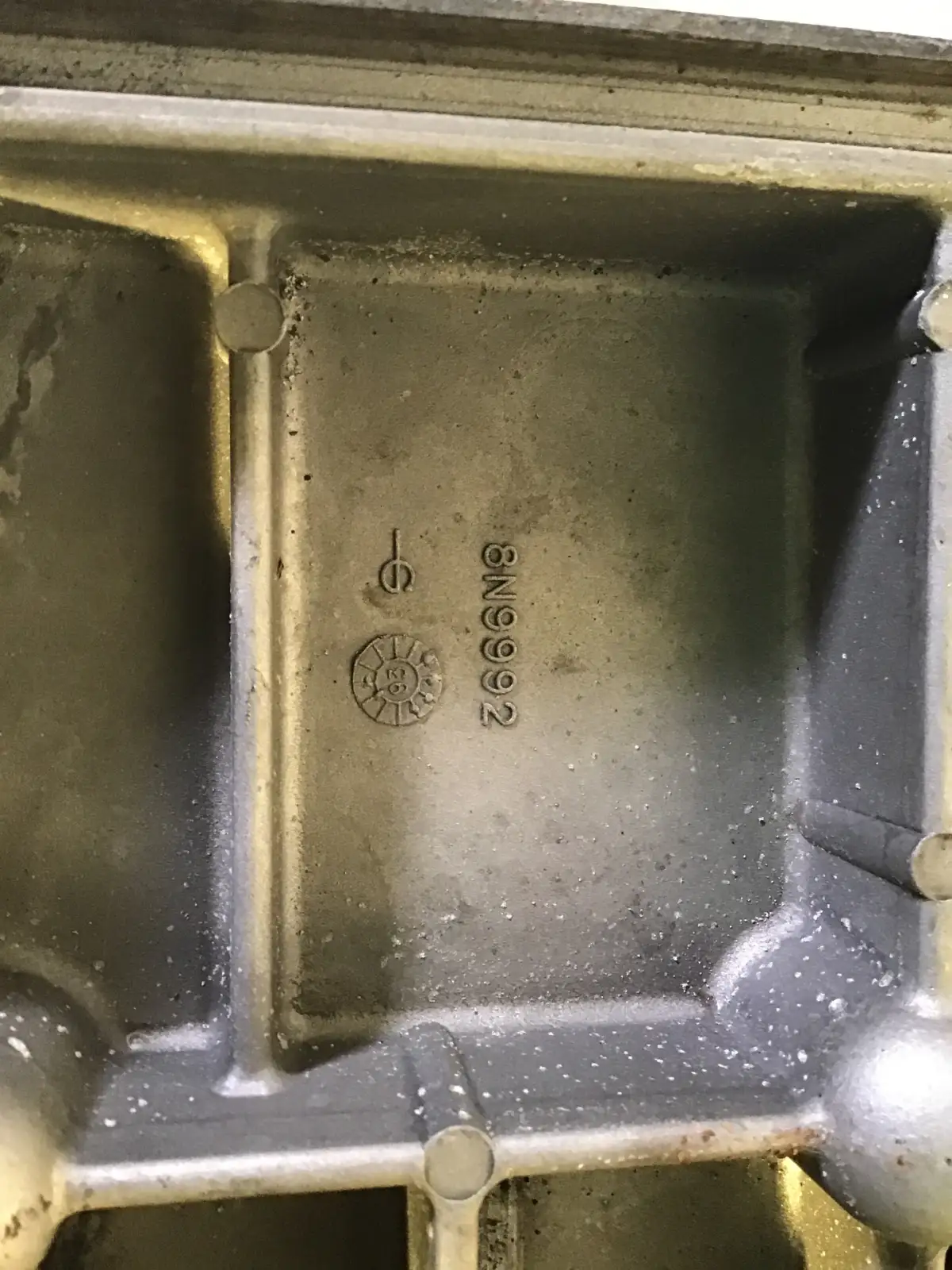 CATERPILLAR MOTORBLOCKABDECKUNG 8N9992 GEBRAUCHT – Bild 2