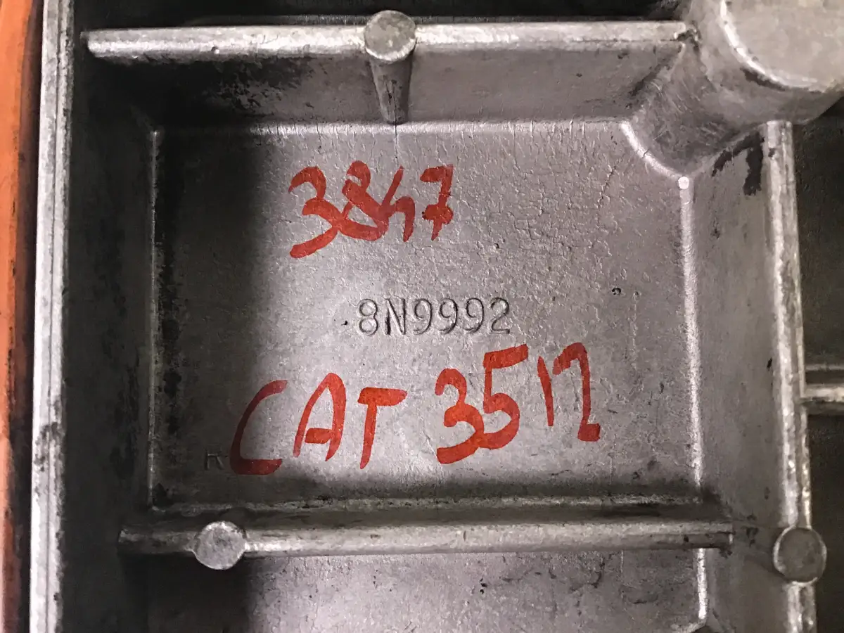 CATERPILLAR ENGINE BLOCK COVER 8N9992 USED - Picture 2