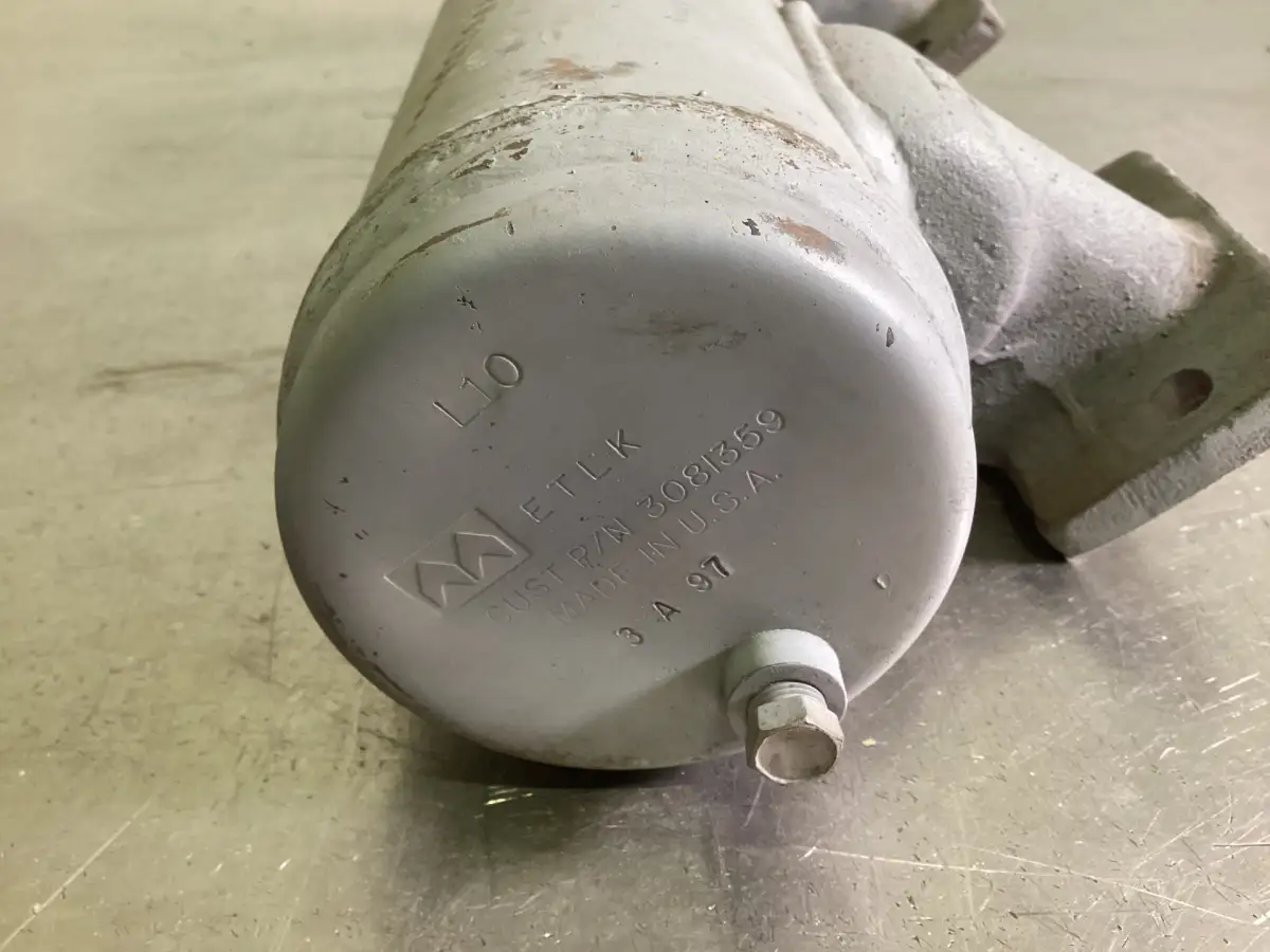 CUMMINS CUM L10 INTERCAMBIADOR DE ACEITE 3081359 USADO - Imagen 3
