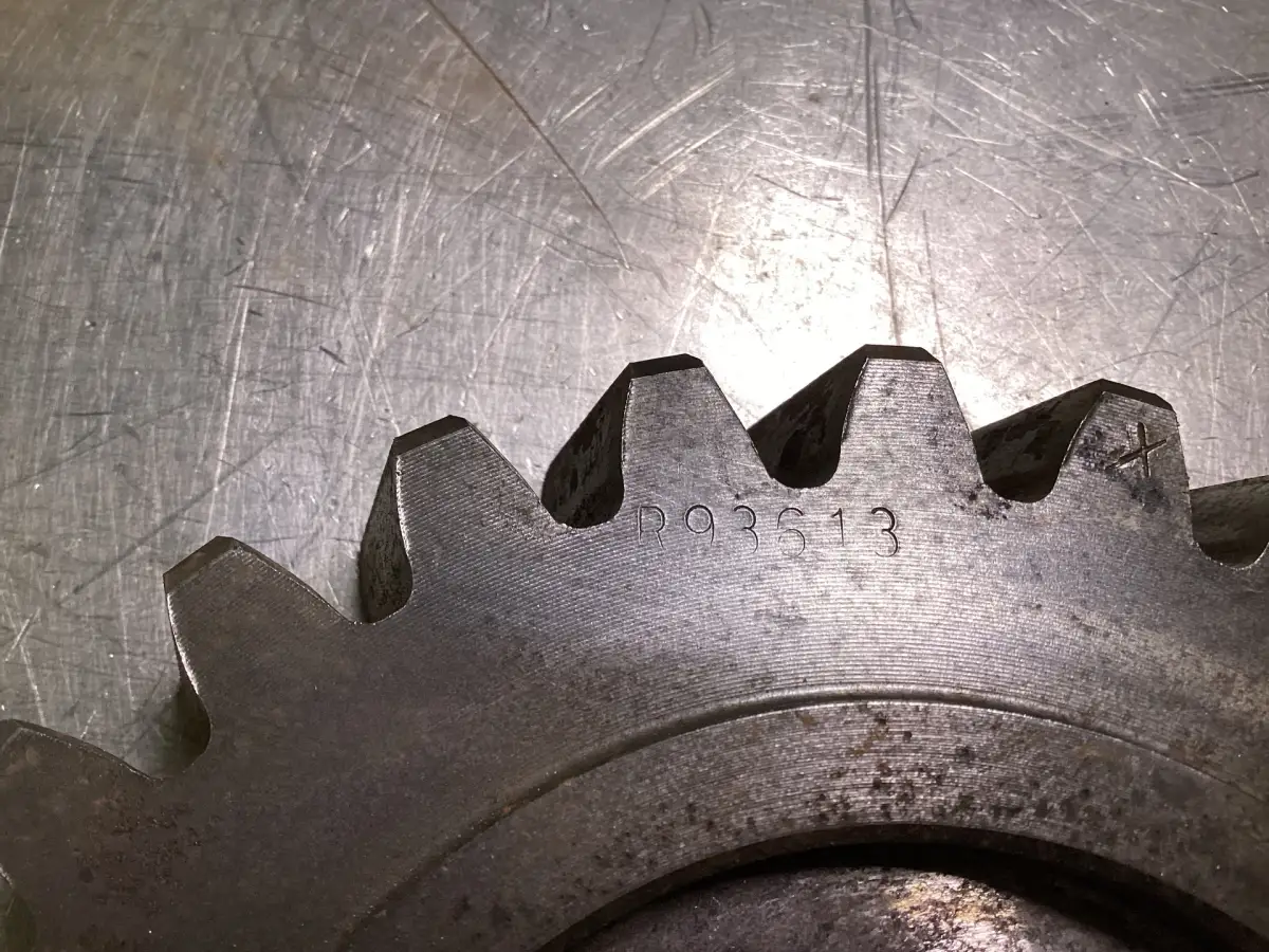 JOHN DEERE JD 6.8L ENGRENAGE R93613 D'OCCASION - Image 2