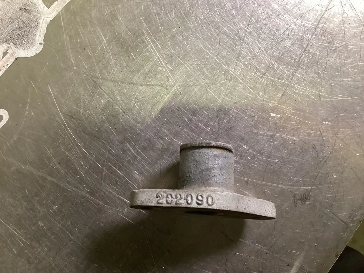 CUMMINS CUM V28 RACCORD D'EAU 202090 USAGÉ - Image 2
