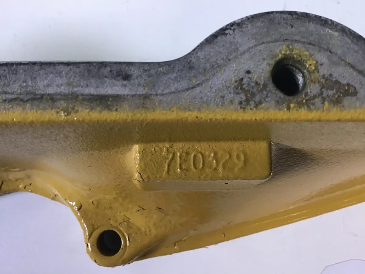 CATERPILLAR INTERMEDIATE VALVE COVER 7E0329 USED - Picture 2