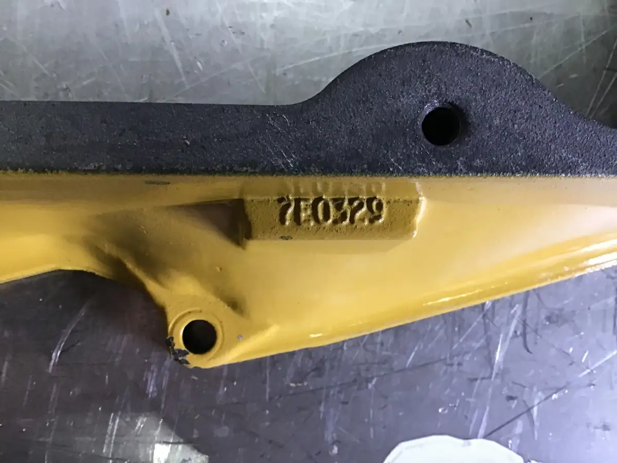 CATERPILLAR VALVE COVER INTERMEDIATE 7E0329 USED - Picture 2