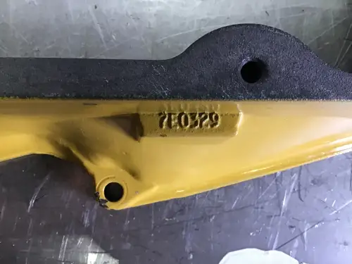 CATERPILLAR VALVE COVER INTERMEDIATE 7E0329 USED - Thumb image 2