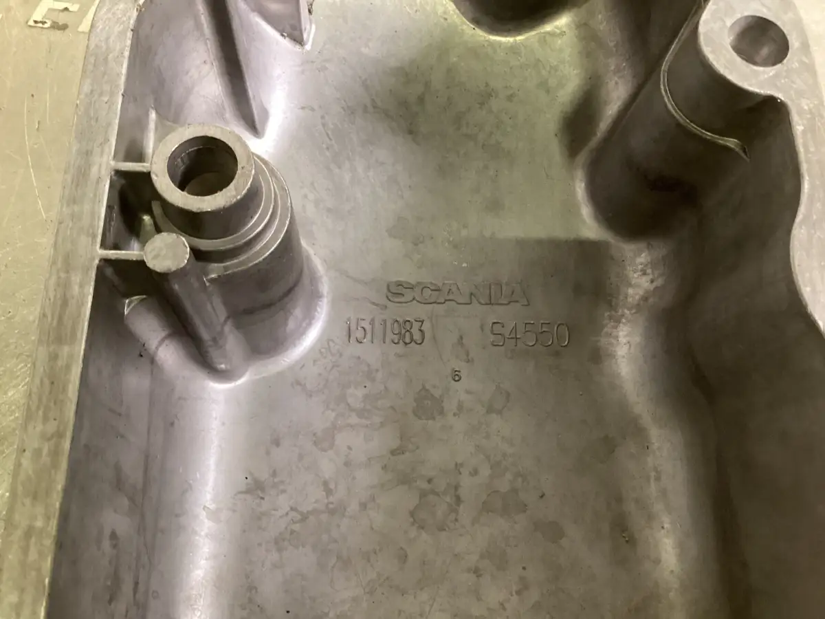 SCANIA ROCKER COVER 1511983 USED - Picture 2