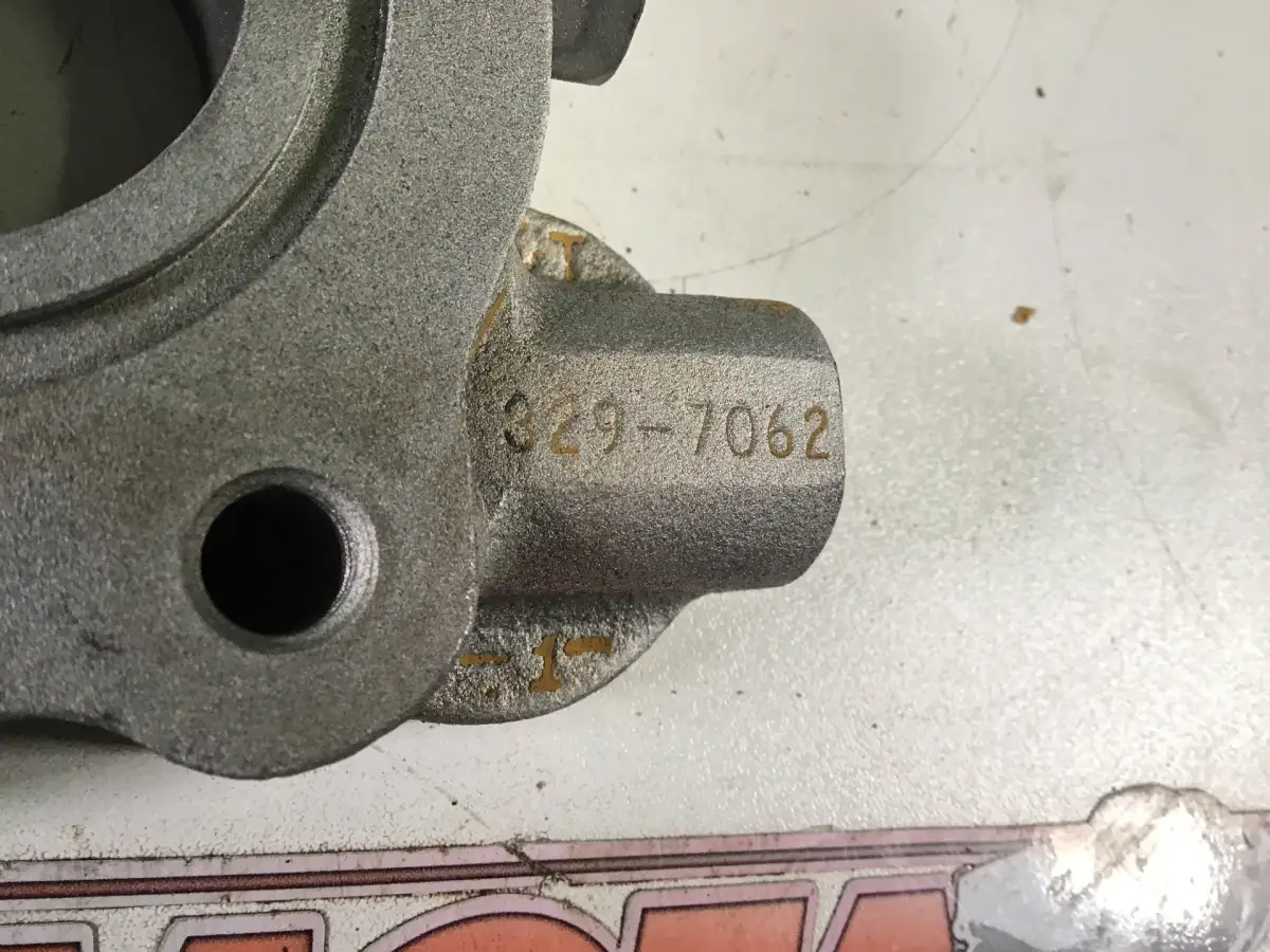 CATERPILLAR ADAPTOR 3297062 USED - Picture 2