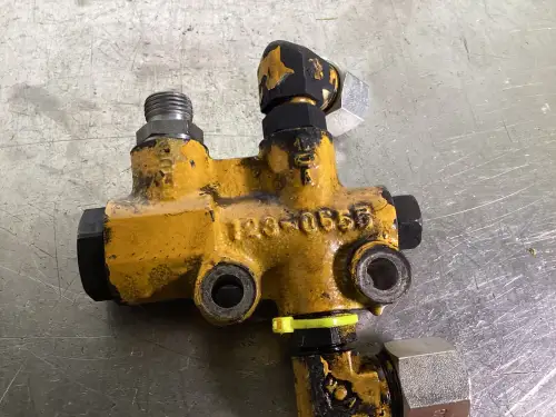 CATERPILLAR ТРУБКА ТОПЛИВА 1230555 Б/У - Миниатюра 1