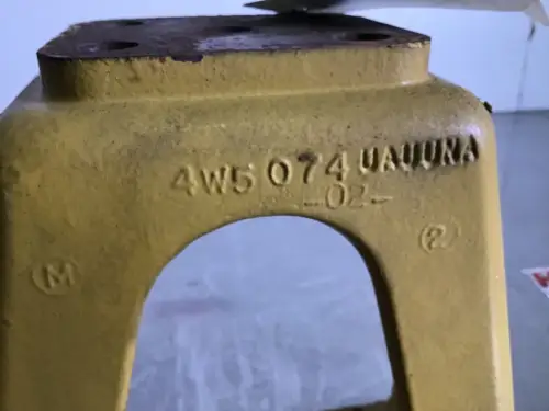 SOPORTE DE MOTOR CATERPILLAR 4W5074 USADO - Imagen miniatura 2