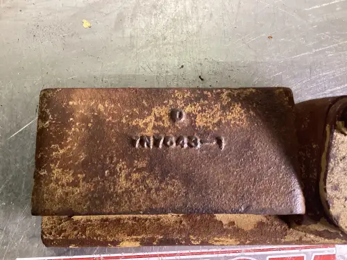 CATERPILLAR OIL COOLER COVER 7N7643 USED - Thumb image 2
