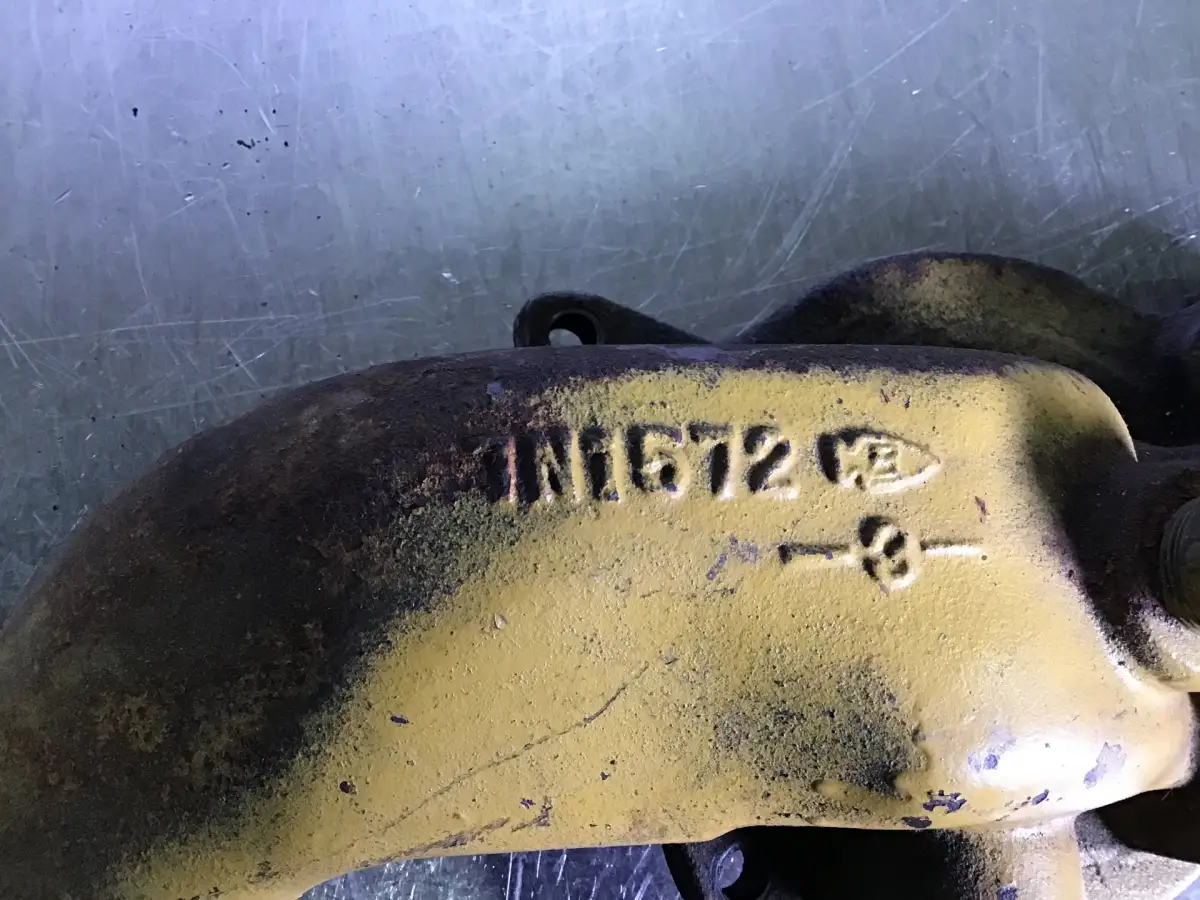 CATERPILLAR CONEXIÓN DE BOMBA DE AGUA 7N1572 USADA - Imagen 2