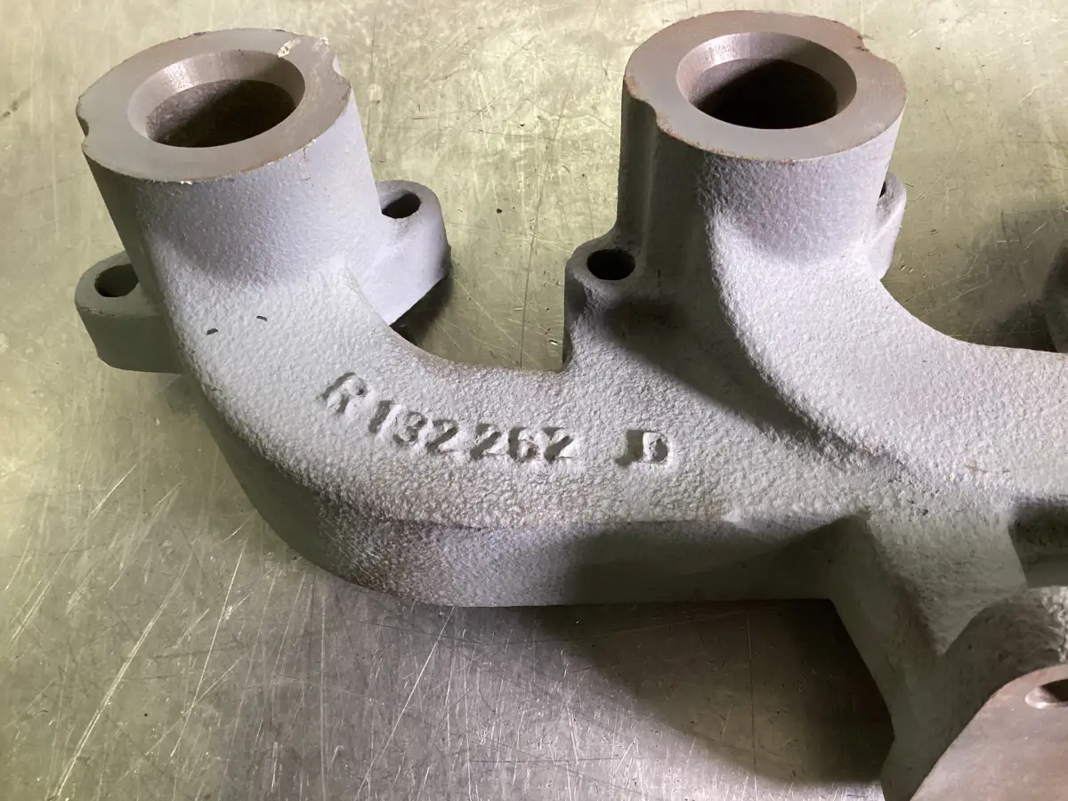 JOHN DEERE JD 6.8L ABGASANSCHLUSS R132262 GEBRAUCHT – Bild 2